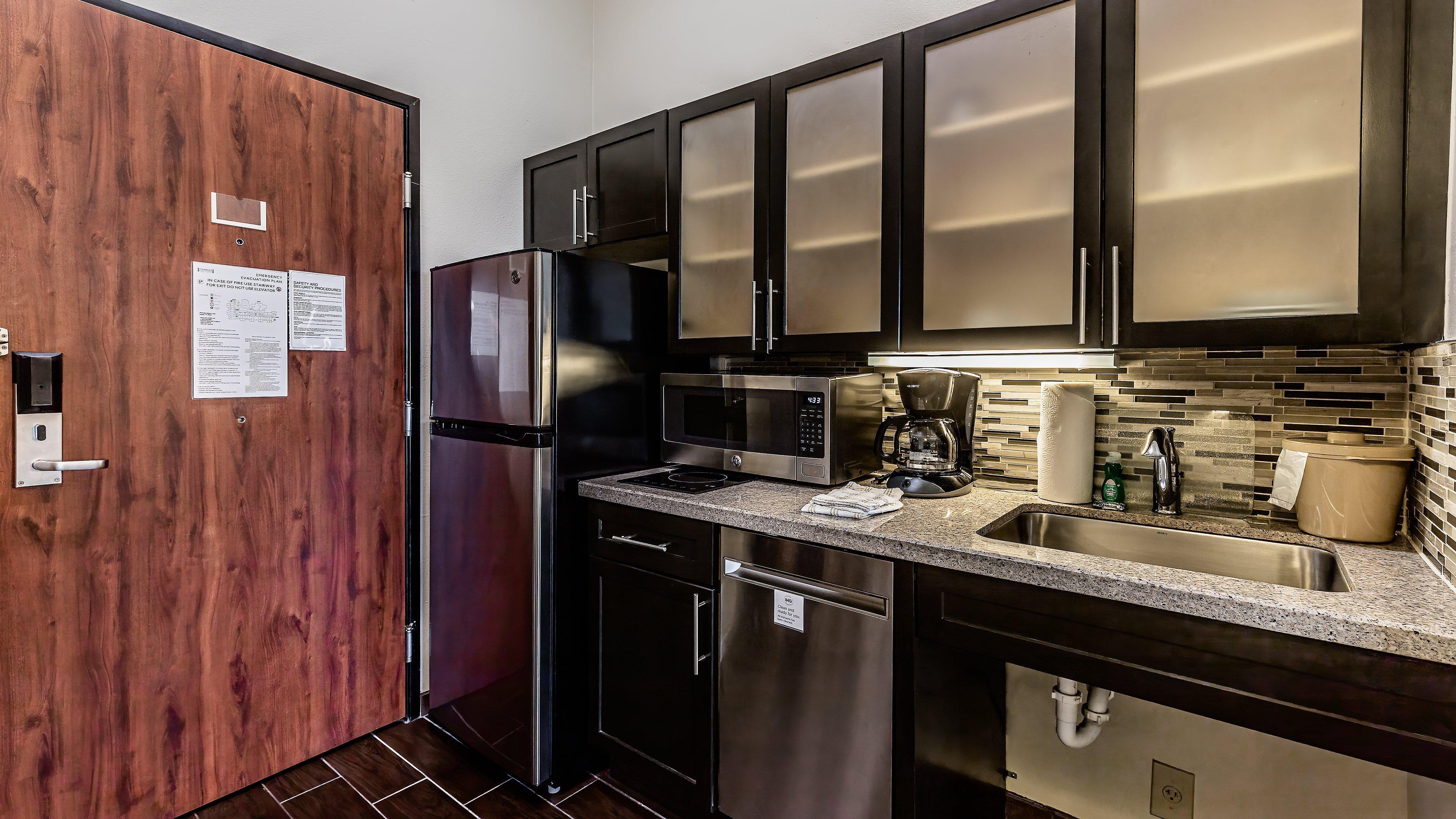 Staybridge Suites Laredo By Ihg Buitenkant foto